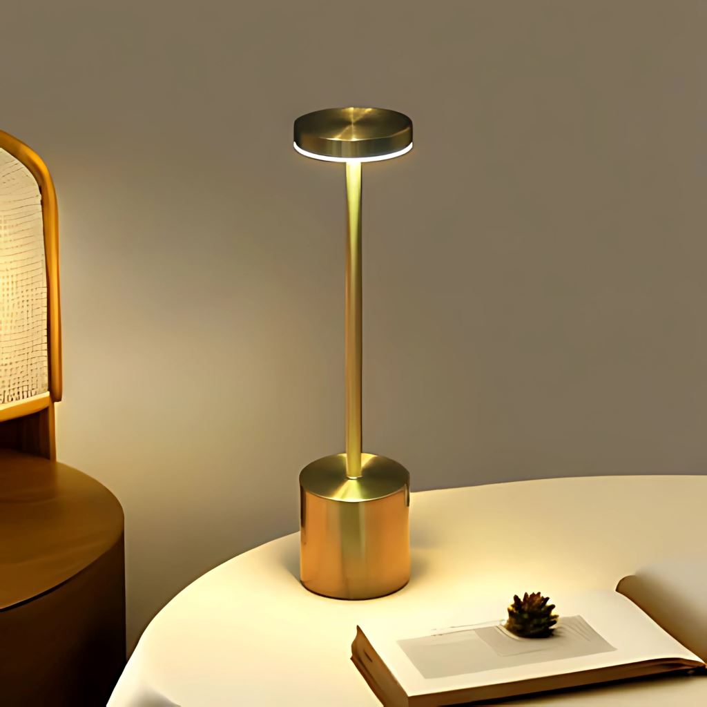 Luminária de Mesa Minimalista [Iluminação - Luminária - Luminária De Mesa][Luminária de Mesa Minimalista] Lar Refinado Dourado 